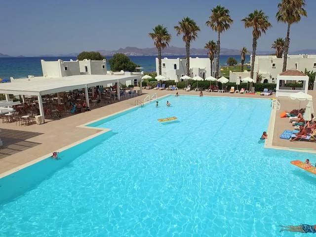 Aeolos Beach Hotel and Bungalows - 