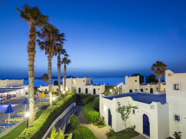 Aeolos Beach Hotel and Bungalows - 