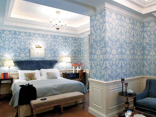King George Palace - Deluxe Guestroom Bedroom