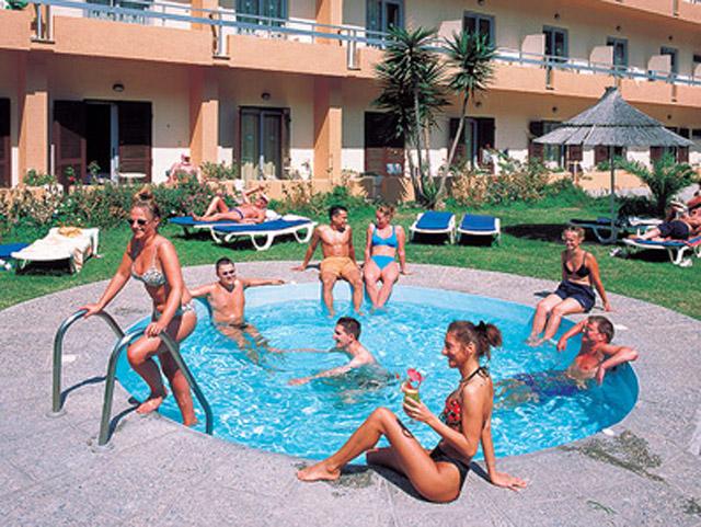 Belvedere Beach Hotel - Pool Area