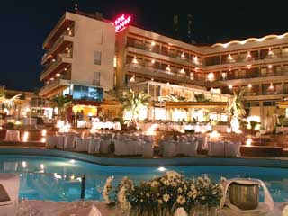 Philippion Hotel - Swimming Pool at night
