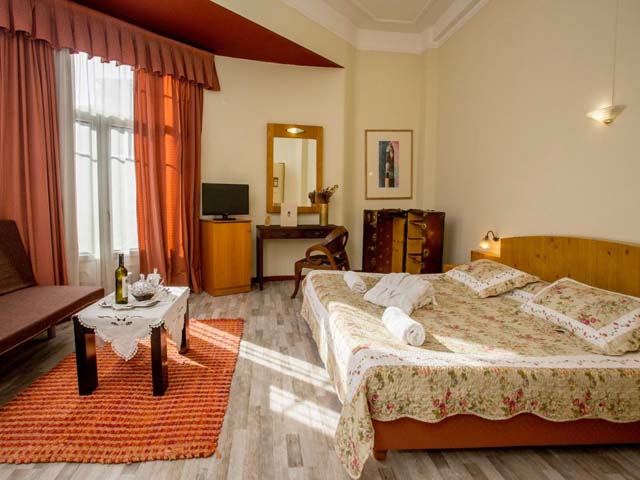 Kinissi Palace Hotel - 