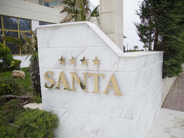 Santa Beach Hotel - 
