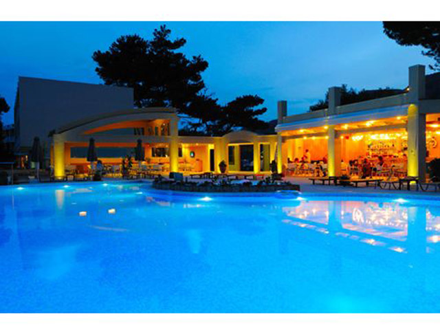 Akrotiri Beach Hotel - 
