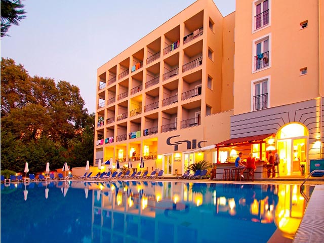 Cnic Hellinis Hotel - 