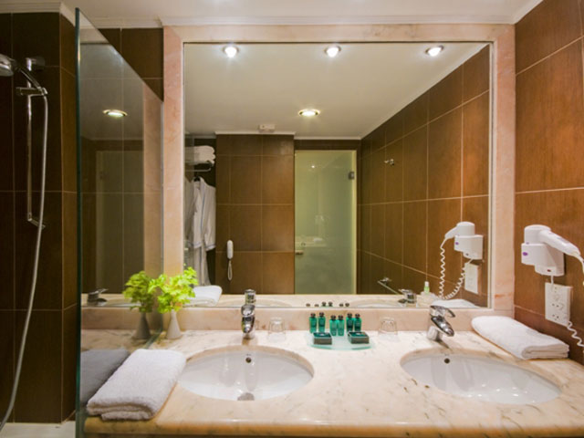 Best Western Zante Park Hotel - Bathroom
