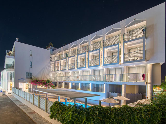 Alia Beach Hotel - 