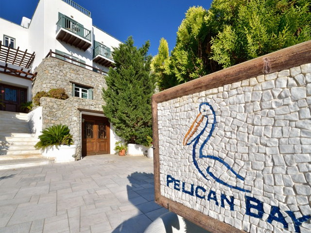 Pelican Bay Art Hotel - 