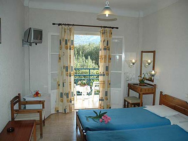 Paradise Hotel - Room