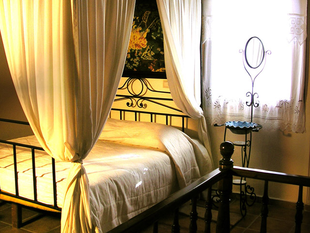 Arhontariki Manor House - Bedroom