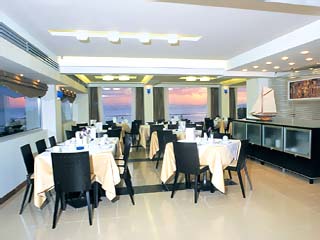 Tropical Hotel - Restaurant