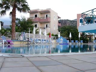 Arlekin Tango Hotel & Apartments - Swimming Pool