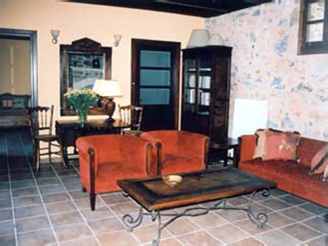 Pasiphae Dorovinis Country Houses - Living Room