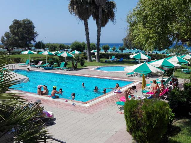 Pylea Beach Hotel - 