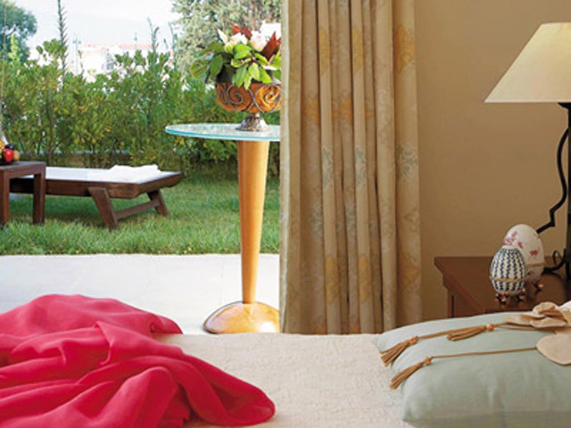 Larissa Imperial - Classical Hotels - Classical Guestroom Bedroom