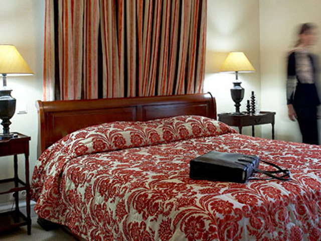 Larissa Imperial - Classical Hotels - Guestroom Bedroom