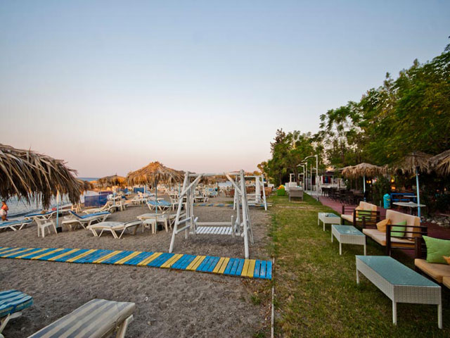 Theodorou Beach Hotel - 