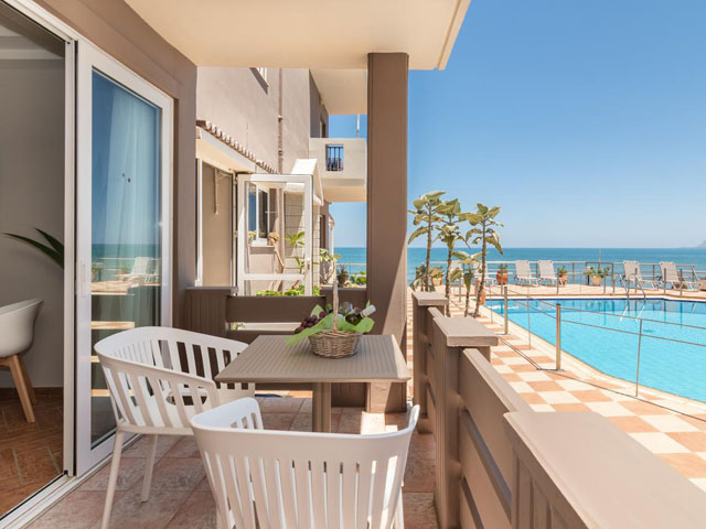 Girogiali Beach Hotel - 