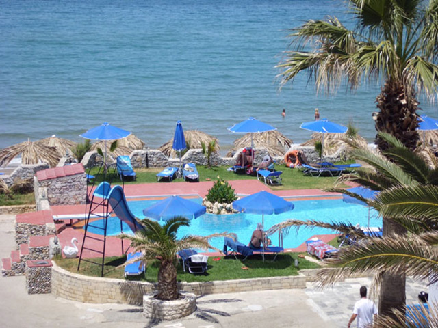 Mari Beach Hotel - 