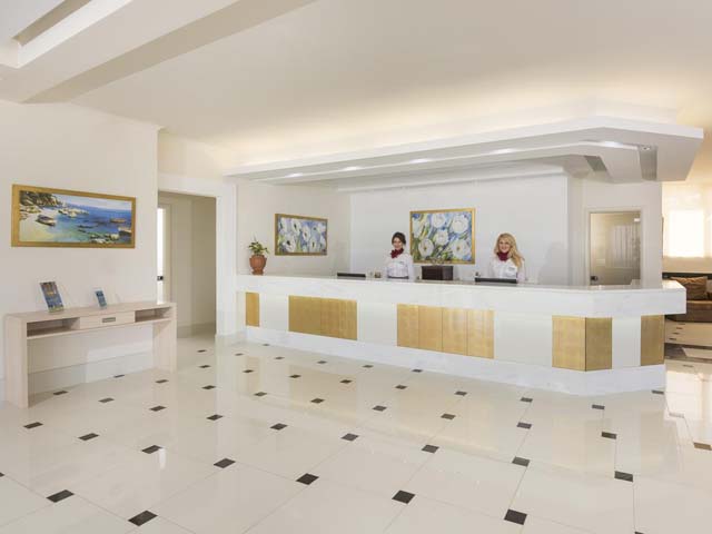 Kouros Palace Hotel - 