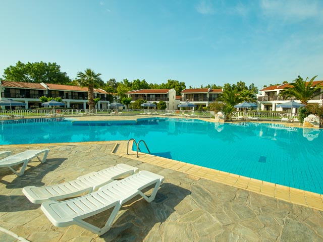 Golden Coast Hotel and Bungalows - 