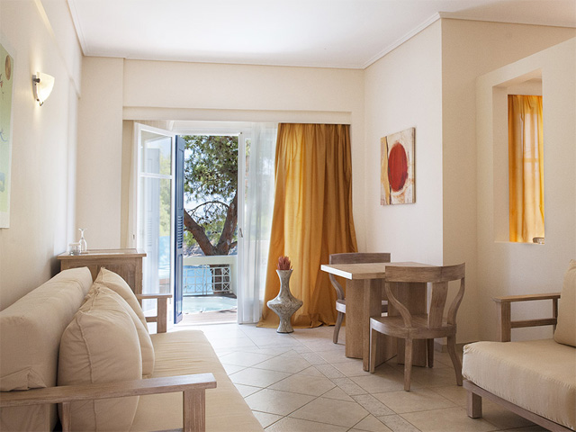 Alonissos Beach Bungalows and Suites Hotel - 