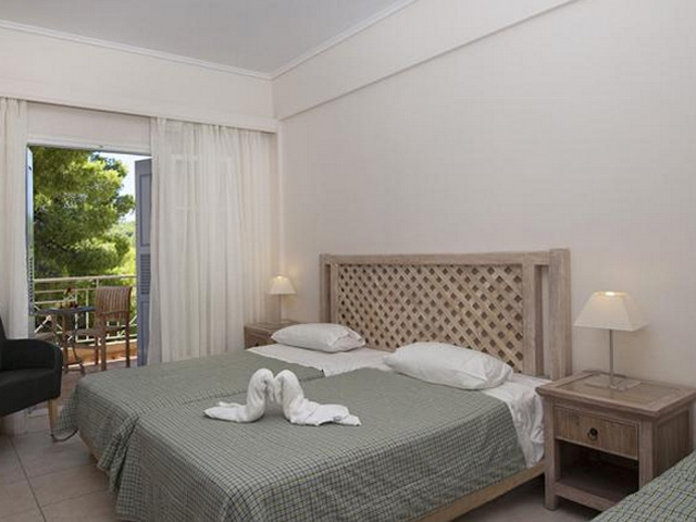 Alonissos Beach Bungalows and Suites Hotel - 