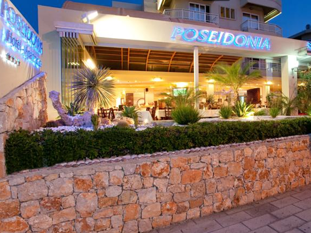 Poseidonia Hotel Apartments - 