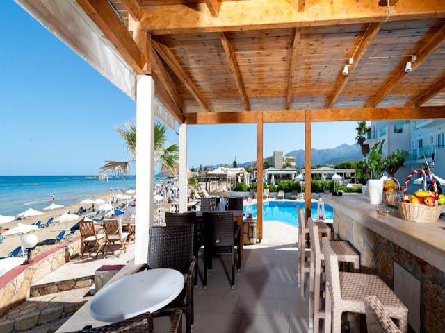 La Playa Beach Hotel Studios - 