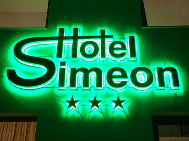 Simeon Hotel - 