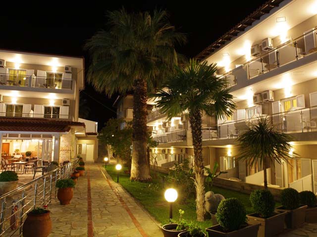 Sarantis Hotel - 