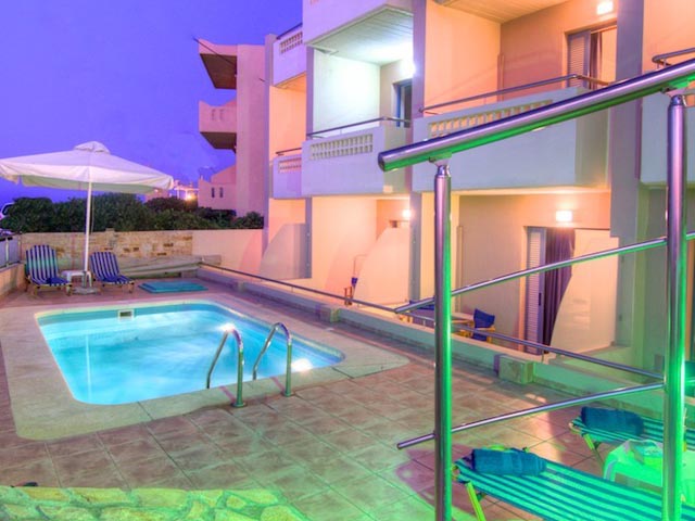 Esperia Beach Apartments and Suites - 