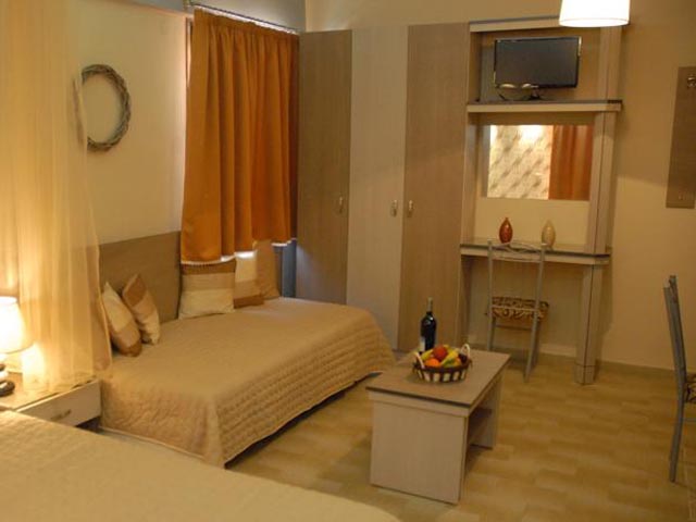 Takis Hotel Apartments - 