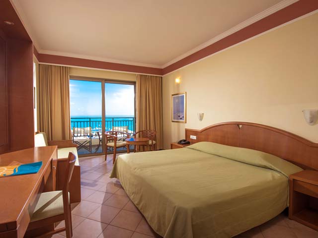 Hydramis Palace Hotel Beach Resort - 