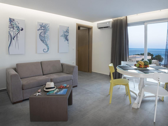 Coral Apartments - 