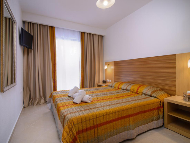 Apanemia Aparthotel By Flegra Hotels - 