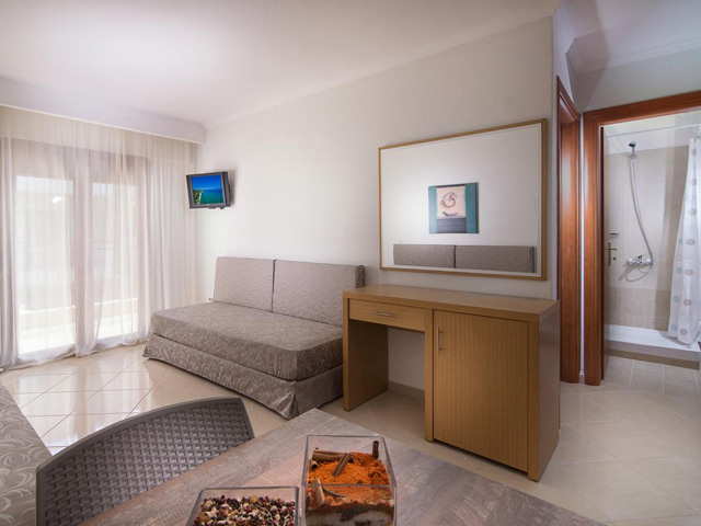 Apanemia Aparthotel By Flegra Hotels - 