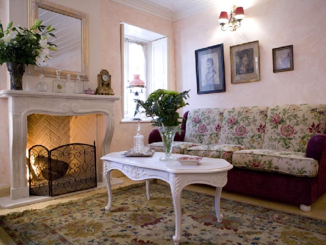 Amaryllis Luxury Guest House - 
