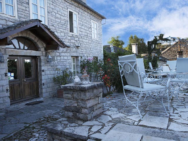 Amaryllis Luxury Guest House - 