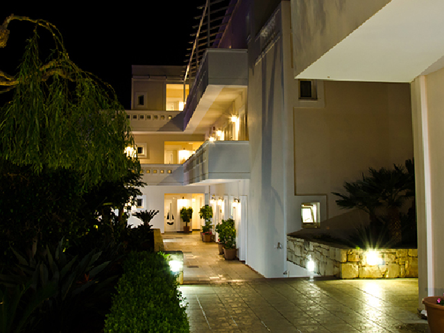 Yiannis Manos Apartments - 