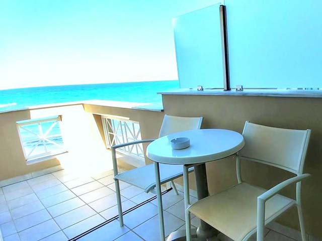 Al Mare Beach Hotel - 