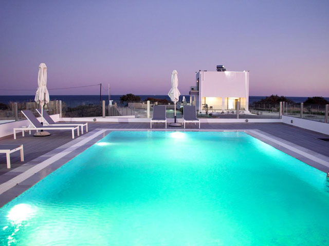 Aegean Horizon Beachfront Villas - 
