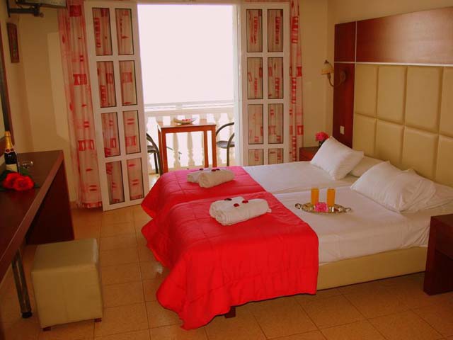 Agoulos Inn Apartments - 