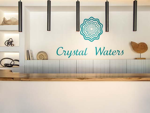 Crystal Waters Aparthotel - 
