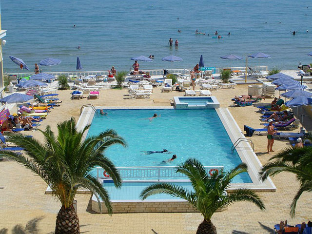 Konstantin Beach Hotel - 