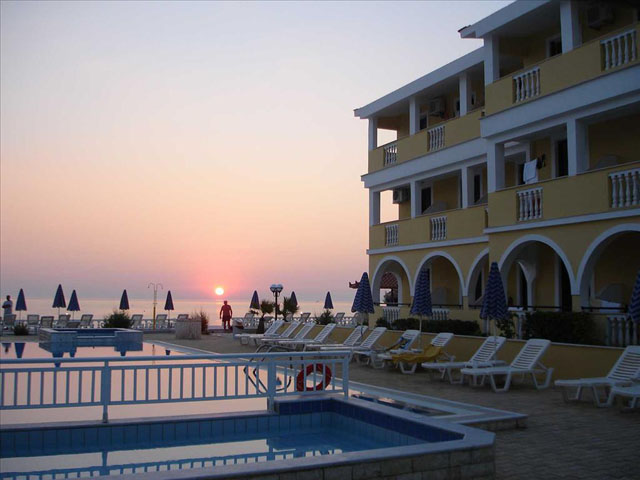 Konstantin Beach Hotel - 