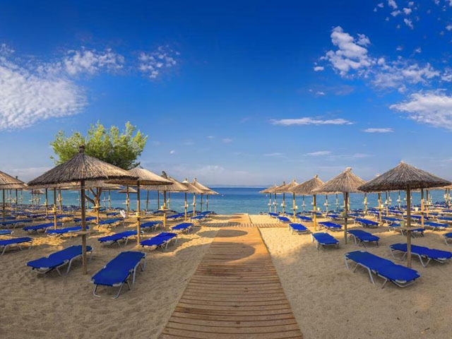 Lagomandra Beach Hotel & Suites - 