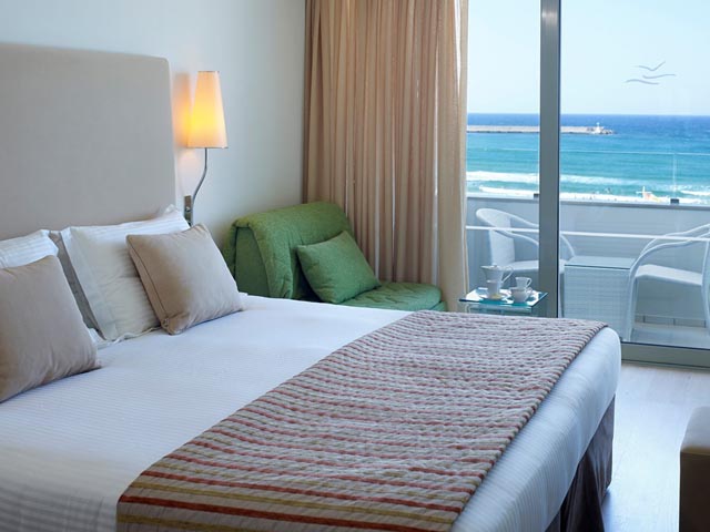 Kriti Beach Hotel - 