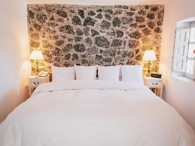 Iconic Santorini - A Boutique Cave Hotel - 