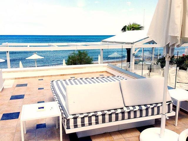 Petradi Beach Hotel Apartments - 